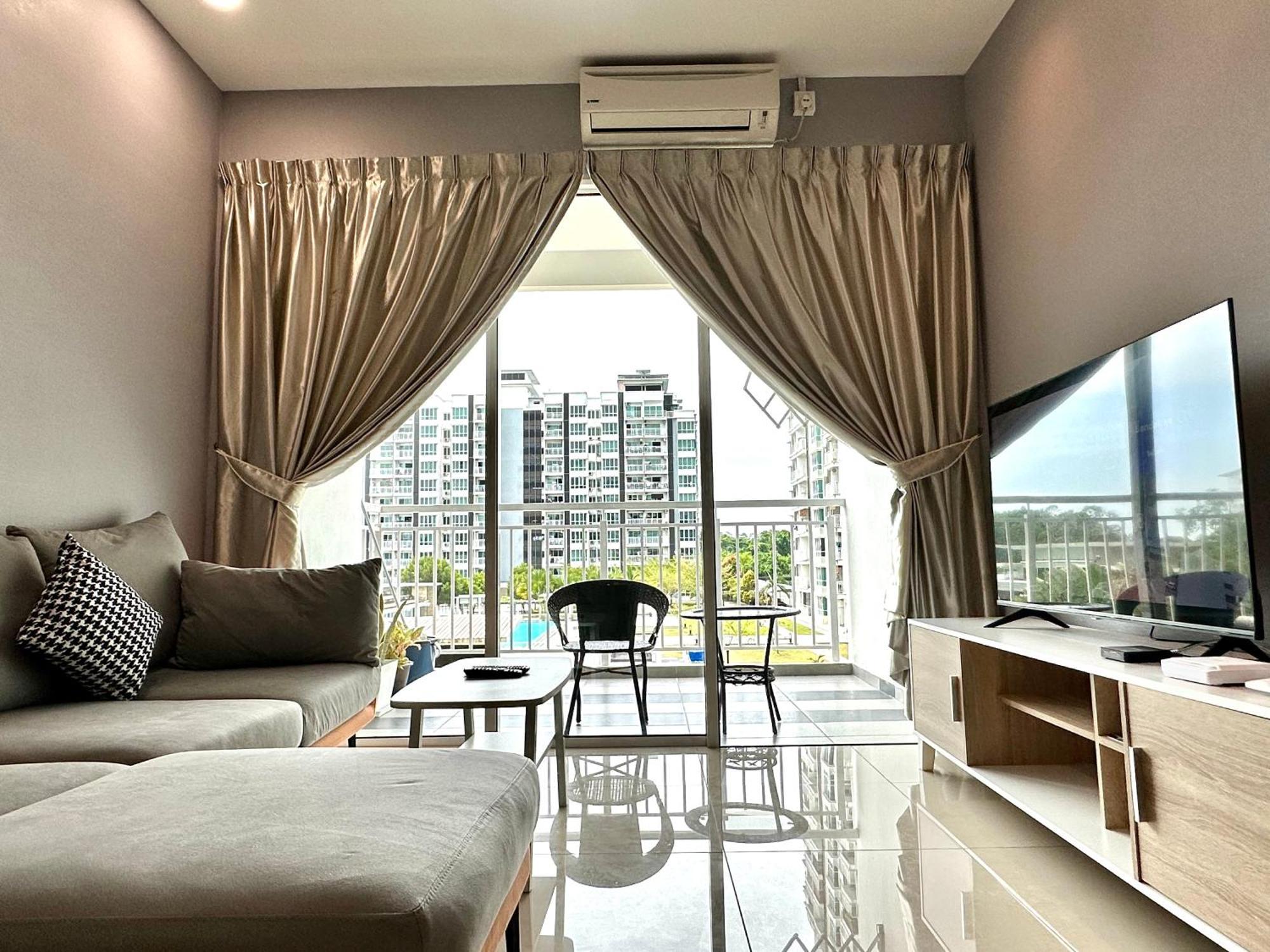 Ijm Condo With Pool #Yoyo Homestay Сандакан Екстер'єр фото